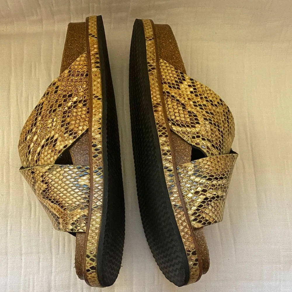 Free People crossover slide